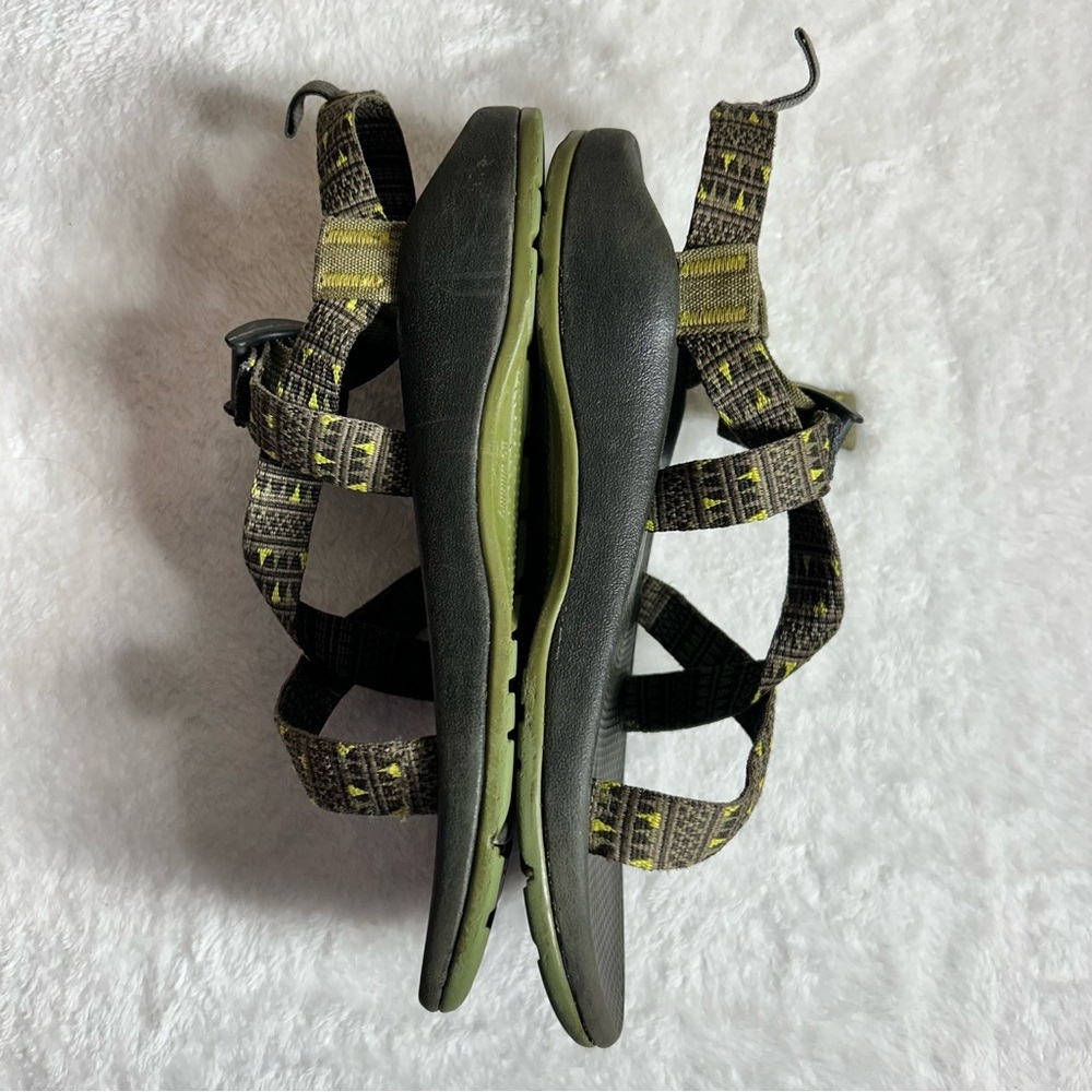 Chaco Sandals with Black and Olive Green Pattern Adjustable Straps Size 6 - Picture 3 of 8